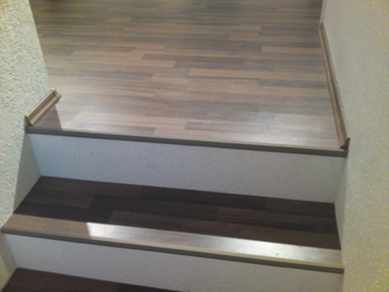 Treppe mit Laminat verkleiden