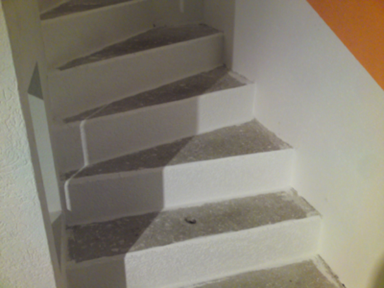 Treppe mit Laminat belegen