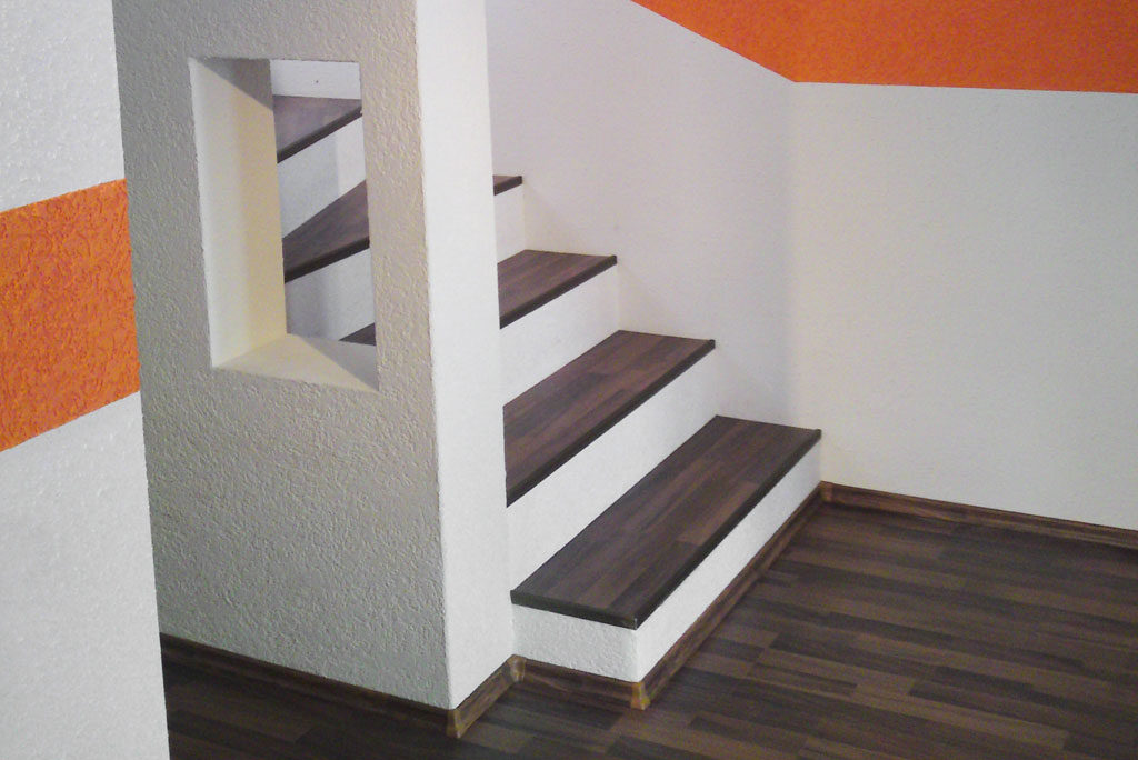 Treppe mit Laminat belegen