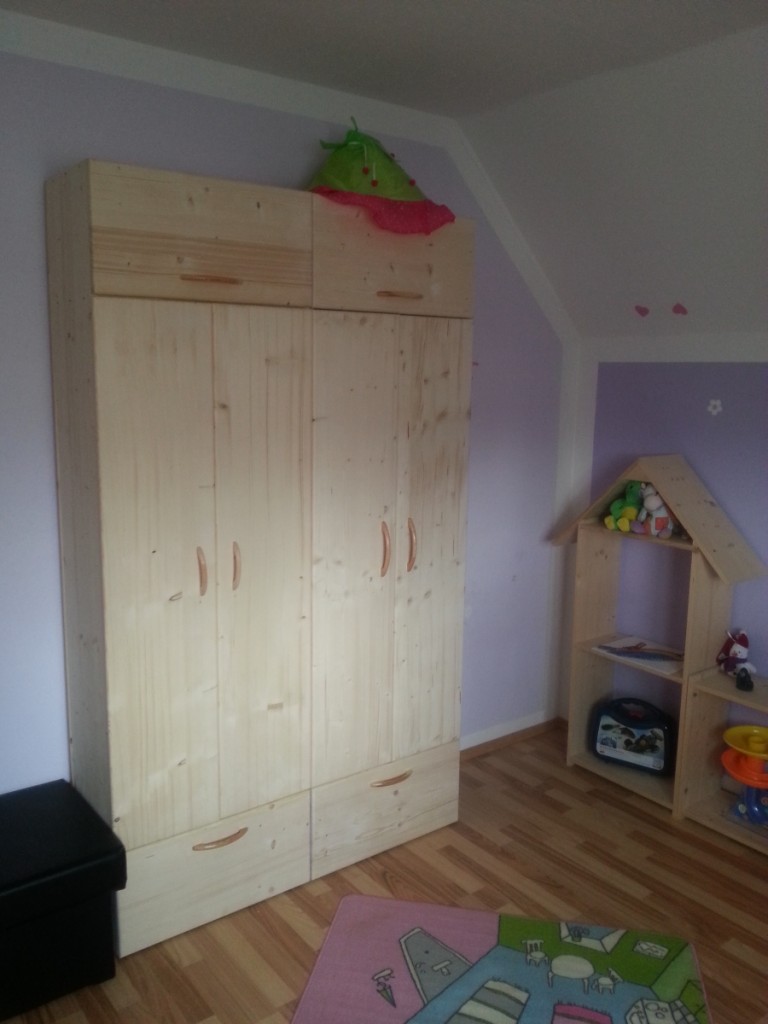 Kleiderschrank für Kinderzimmer selber bauen